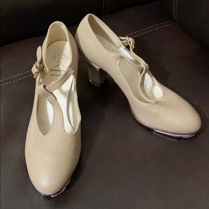 Tap shoes